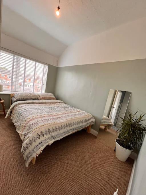 Two Bedroom Terrace House With Parking Kingston upon Hull Exterior foto